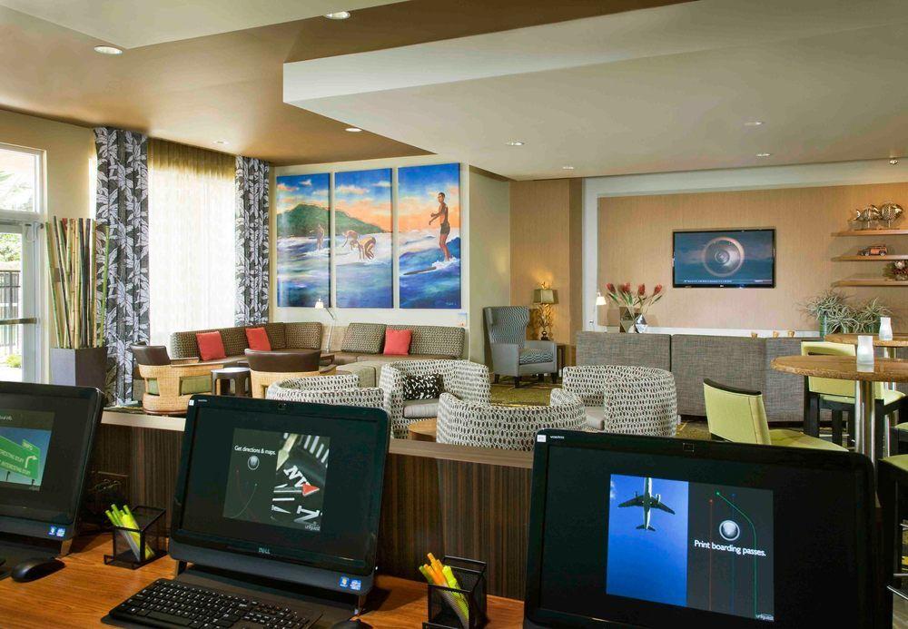 คอร์ตยาร์ด เมาอี คาฮาลูอี แอร์พอร์ต Hotel คาฮูลุย ภายนอก รูปภาพ