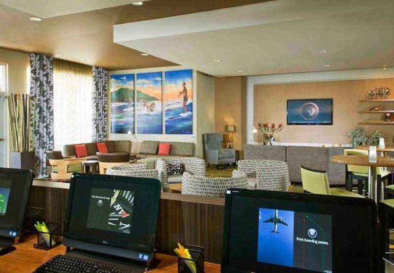 คอร์ตยาร์ด เมาอี คาฮาลูอี แอร์พอร์ต Hotel คาฮูลุย ภายนอก รูปภาพ