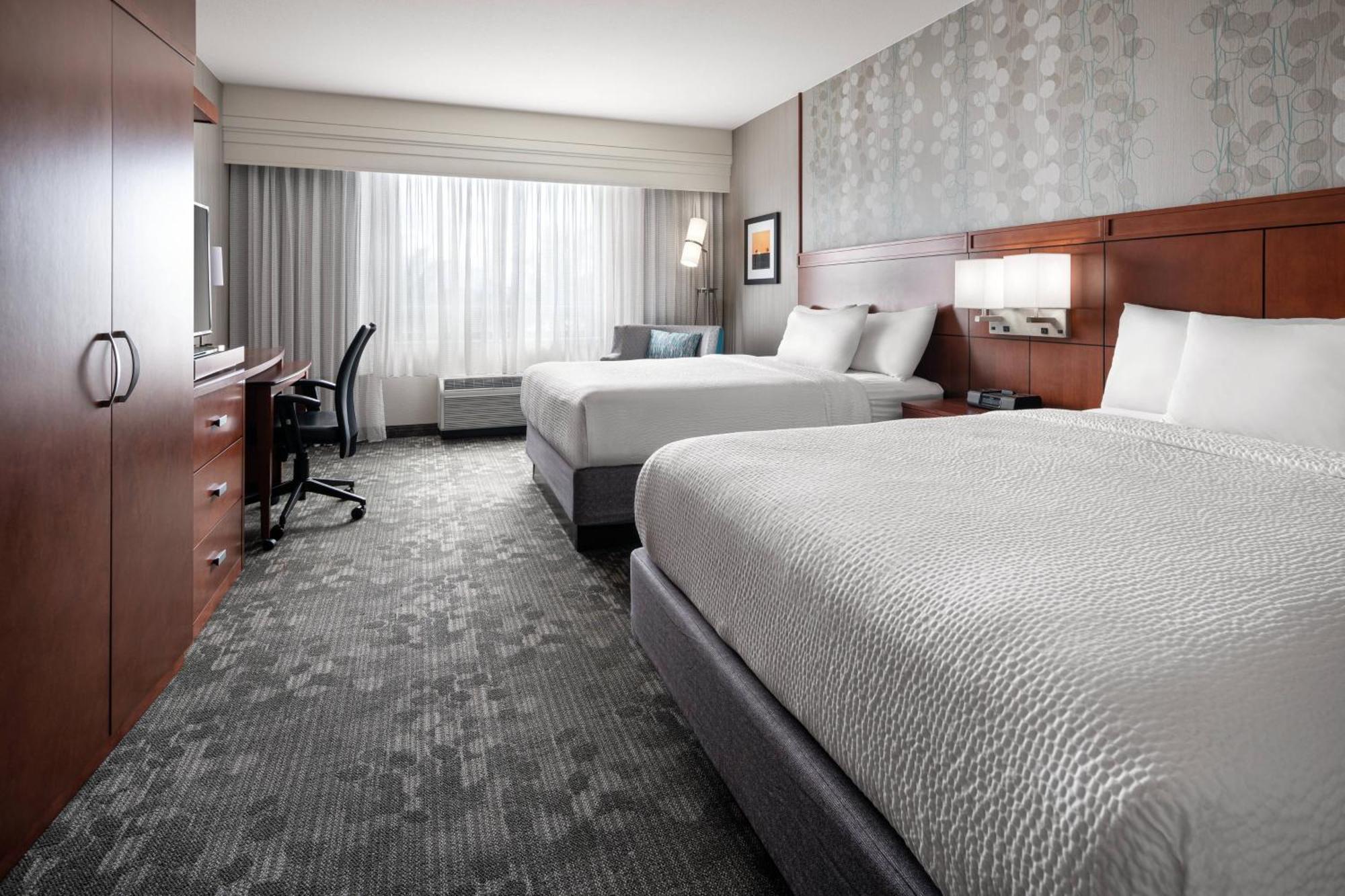 คอร์ตยาร์ด เมาอี คาฮาลูอี แอร์พอร์ต Hotel คาฮูลุย ภายนอก รูปภาพ