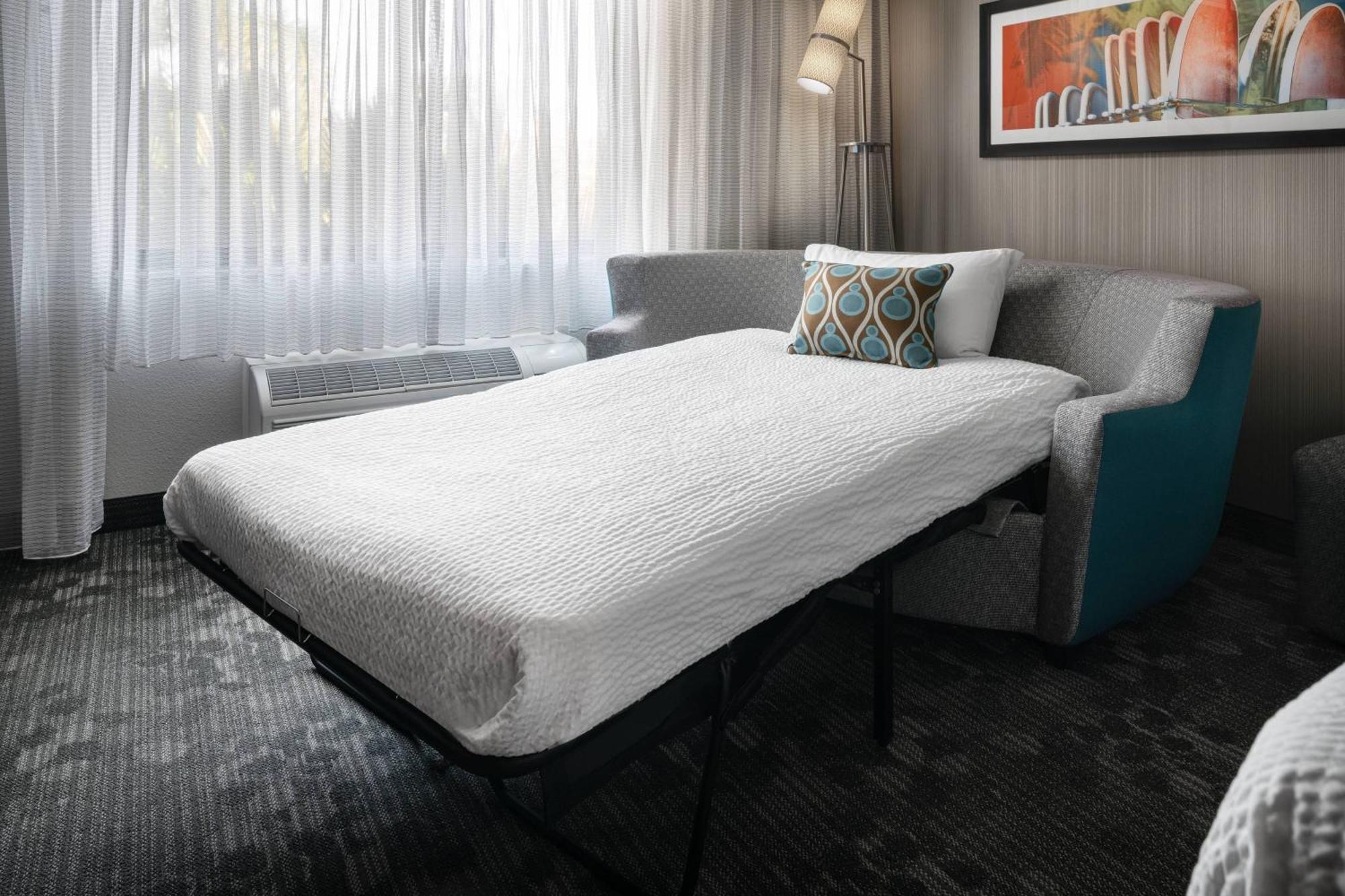 คอร์ตยาร์ด เมาอี คาฮาลูอี แอร์พอร์ต Hotel คาฮูลุย ภายนอก รูปภาพ